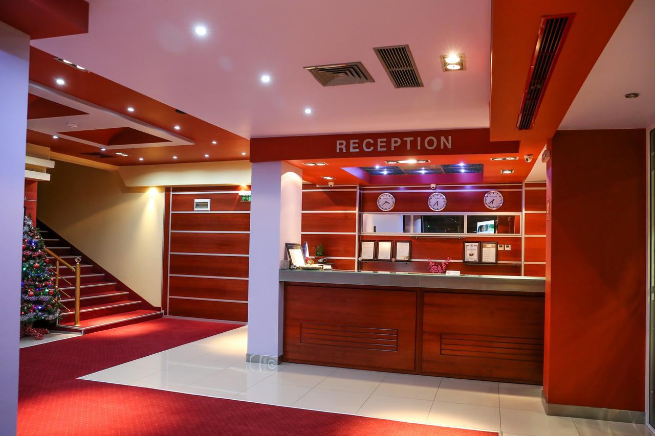 Hotel Bulgaria Kŭrdzhali エクステリア 写真