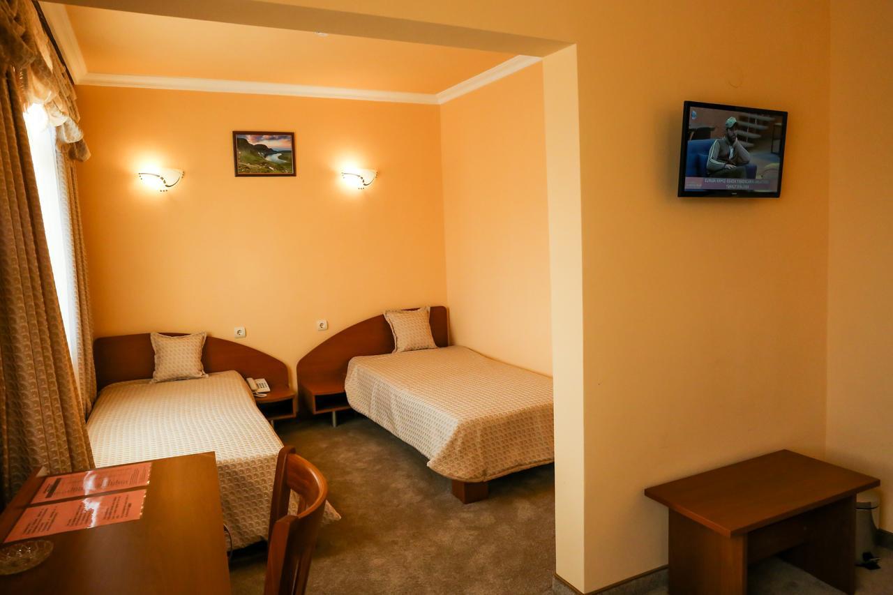 Hotel Bulgaria Kŭrdzhali エクステリア 写真