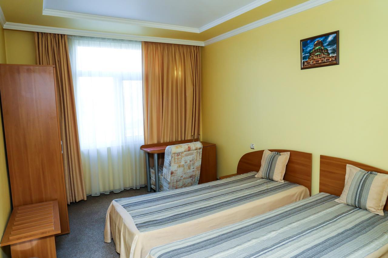 Hotel Bulgaria Kŭrdzhali エクステリア 写真