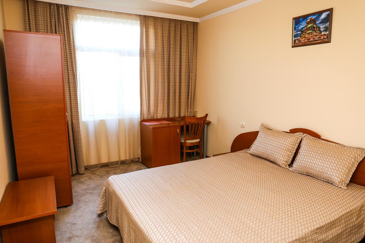 Hotel Bulgaria Kŭrdzhali エクステリア 写真