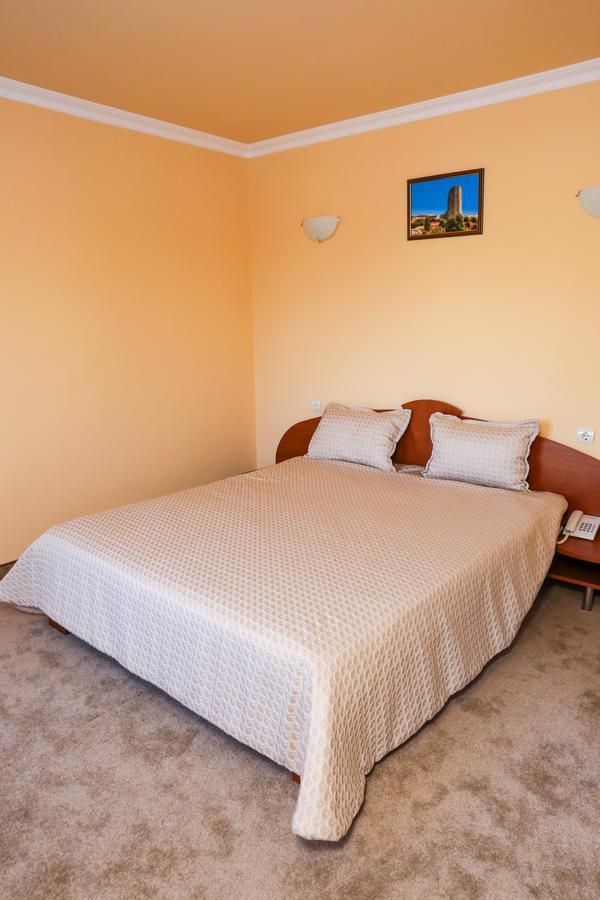 Hotel Bulgaria Kŭrdzhali エクステリア 写真