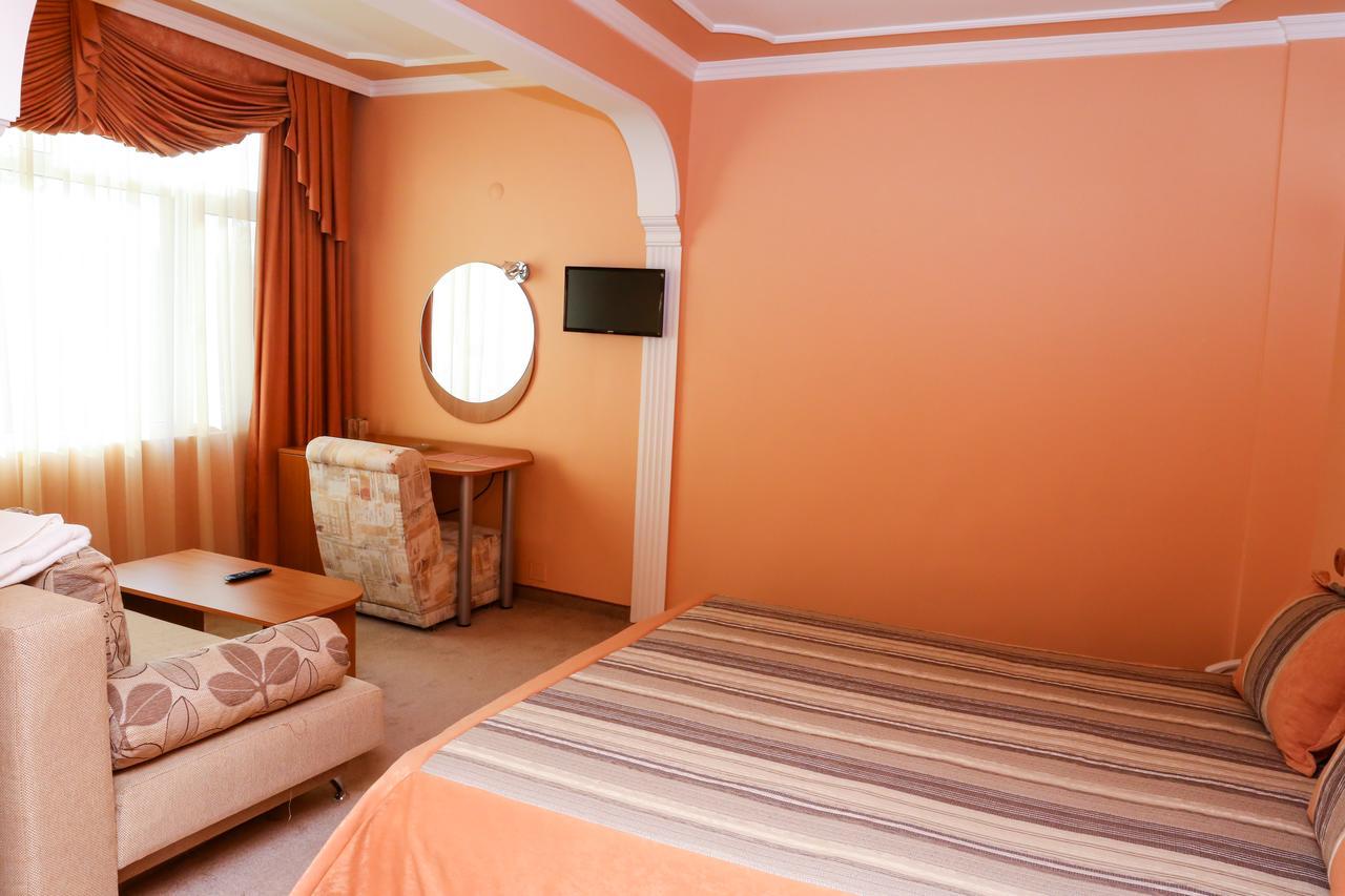 Hotel Bulgaria Kŭrdzhali エクステリア 写真