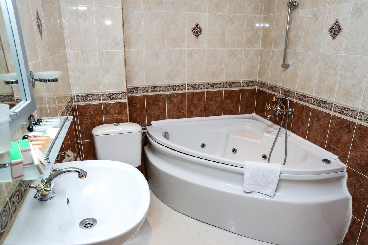 Hotel Bulgaria Kŭrdzhali エクステリア 写真