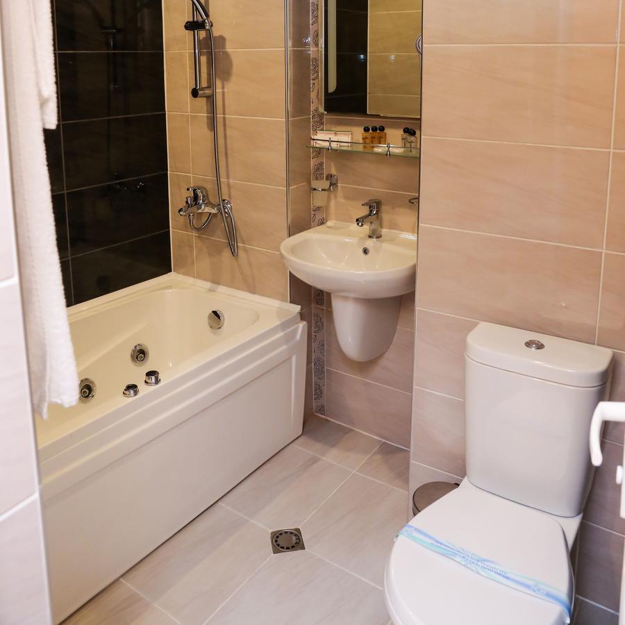 Hotel Bulgaria Kŭrdzhali エクステリア 写真
